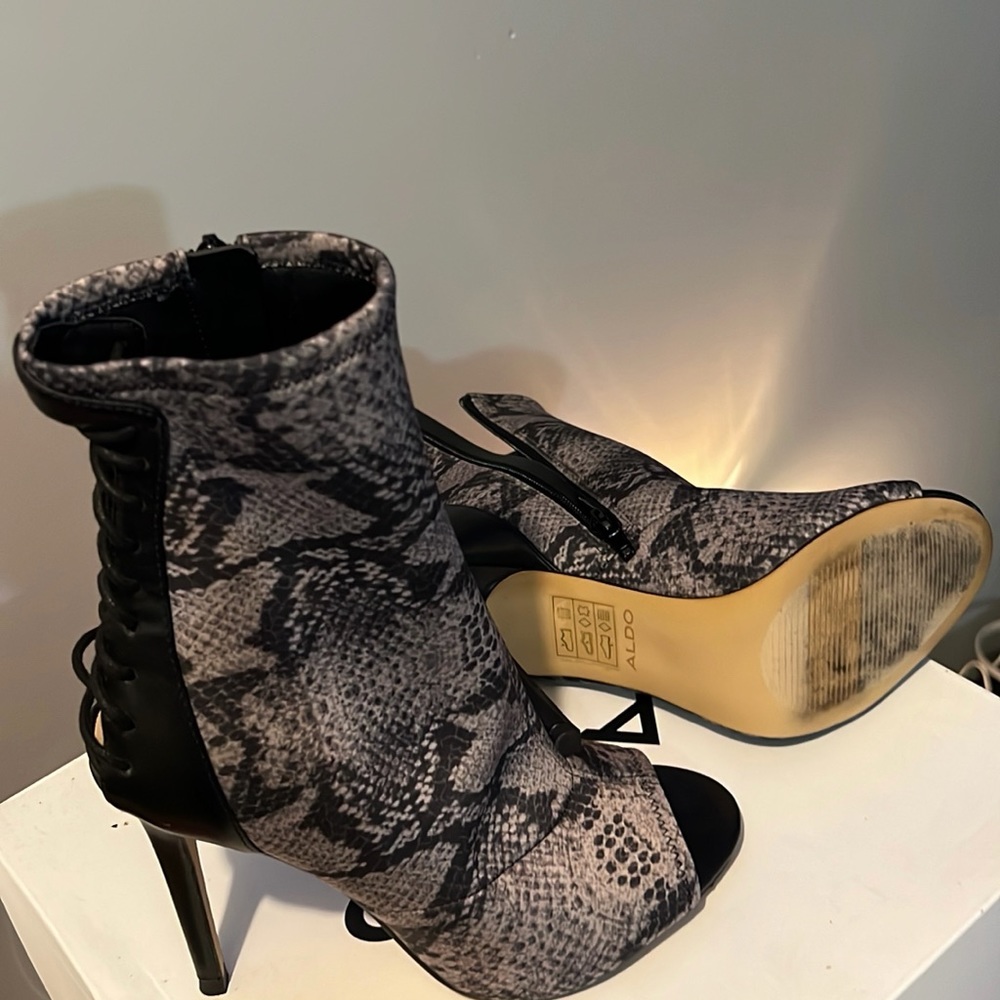 Ladies bootie